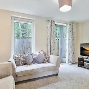  Holiday home Beautiful Centre House With Parking! Sleeps 6